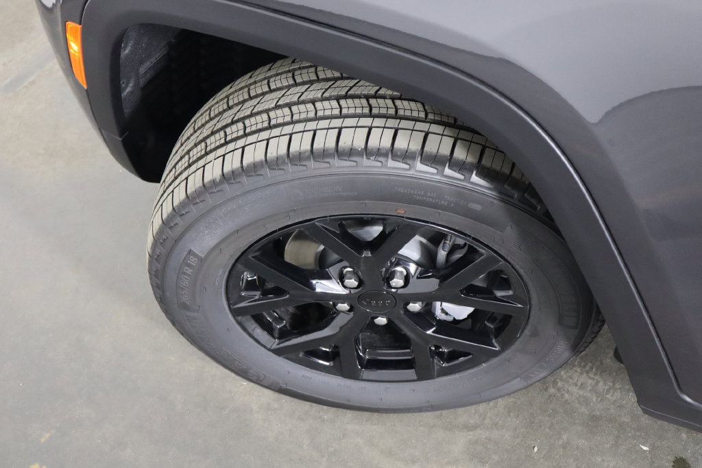 New 2026 Jeep Grand Cherokee Altitude AWD/4WD image 45