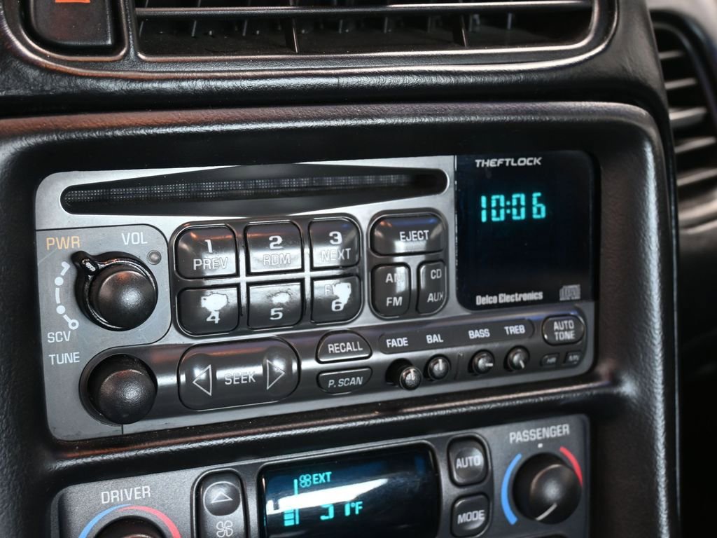 Used 2000 Chevrolet Corvette Coupe w/ Memory Pkg image 24