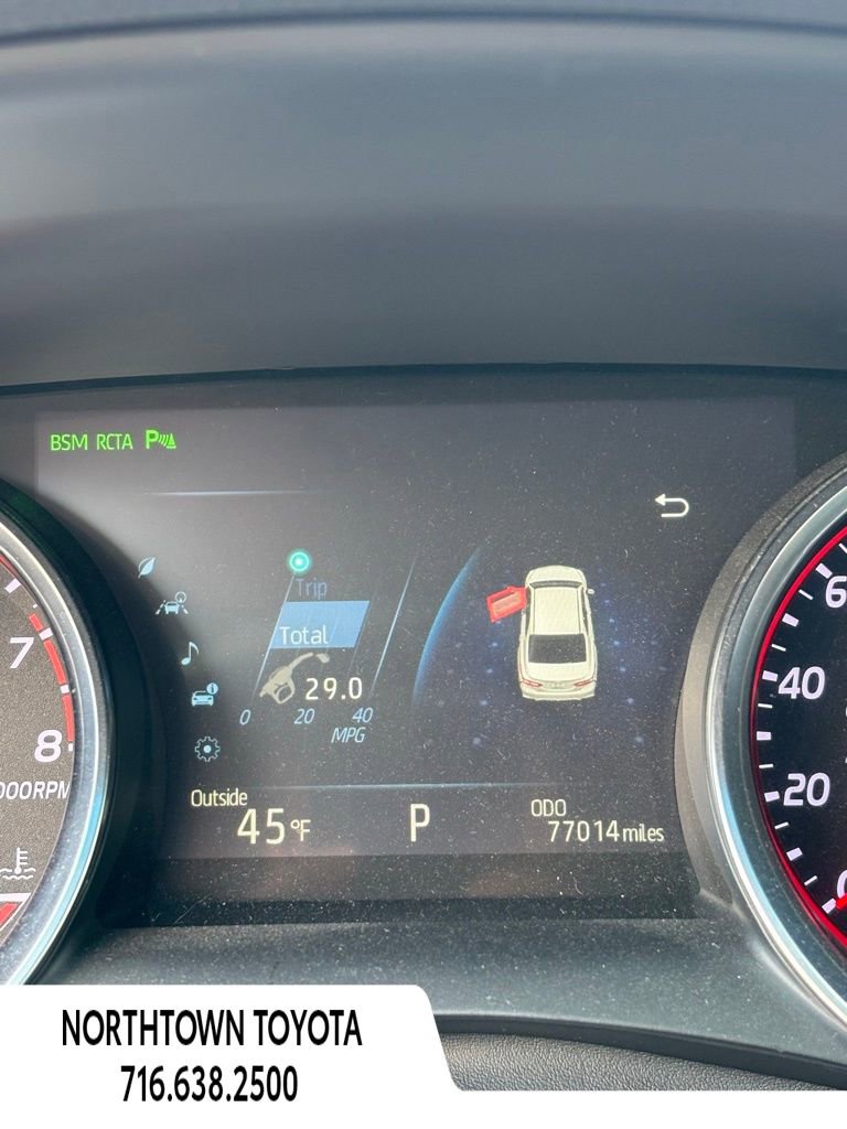 Used 2018 Toyota Camry XSE image 18