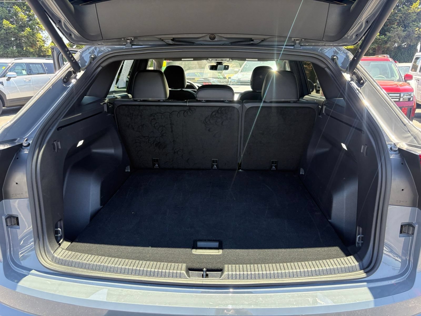 Used 2026 Volkswagen Atlas Cross Sport SE AWD/4WD image 35