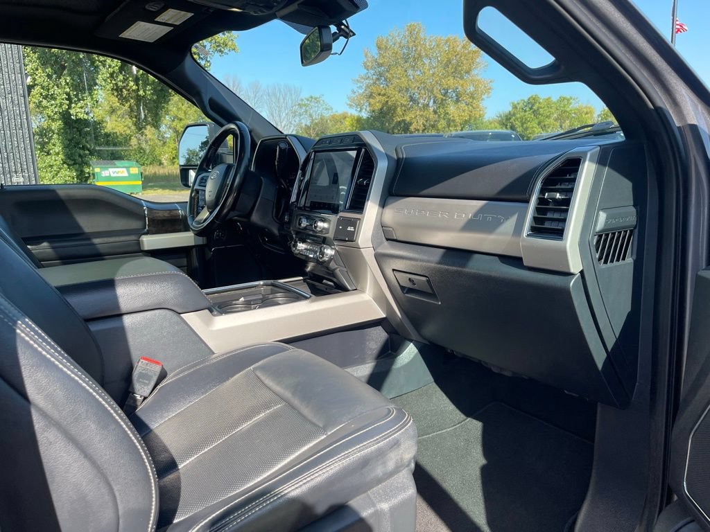 Used 2022 Ford F250 Lariat w/ Black Appearance Pkg AWD/4WD image 34