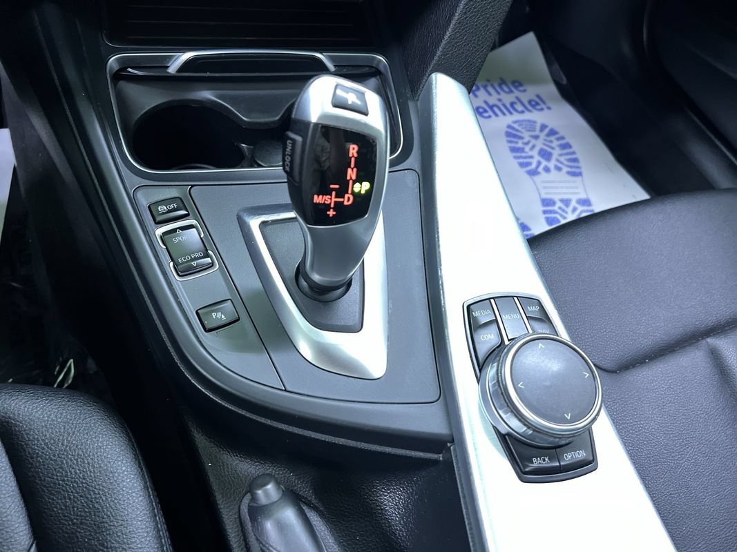 Used 2017 BMW 320i Sedan RWD image 24