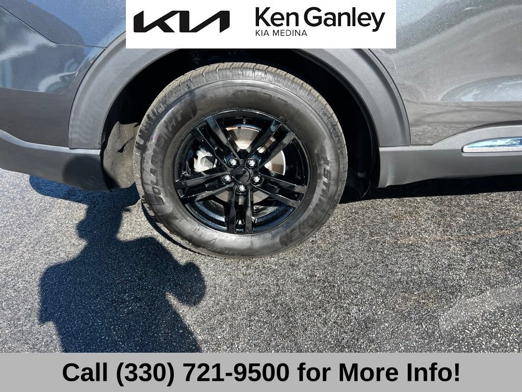 Used 2020 Ford Explorer XLT w/ Equipment Group 202A RWD image 20