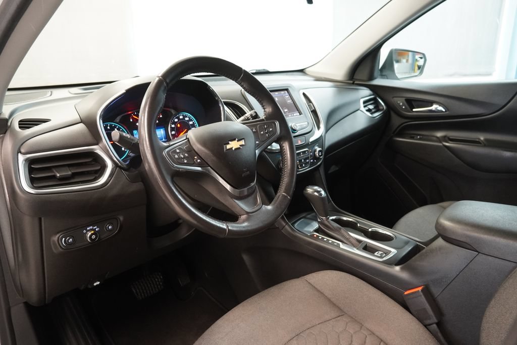 Used 2020 Chevrolet Equinox LT w/ Driver Convenience Package FWD image 6