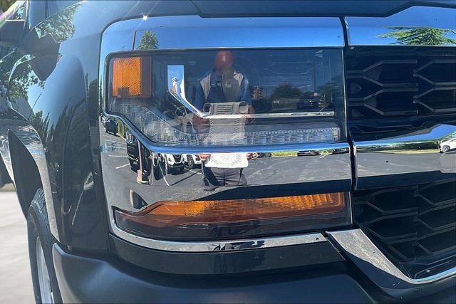 Used 2017 Chevrolet Silverado 1500 W/T AWD/4WD image 28
