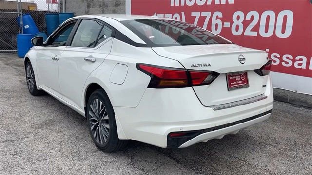 Used 2023 Nissan Altima 2.5 SV image 5