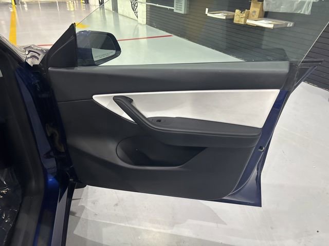 Used 2022 Tesla Model Y Long Range image 29