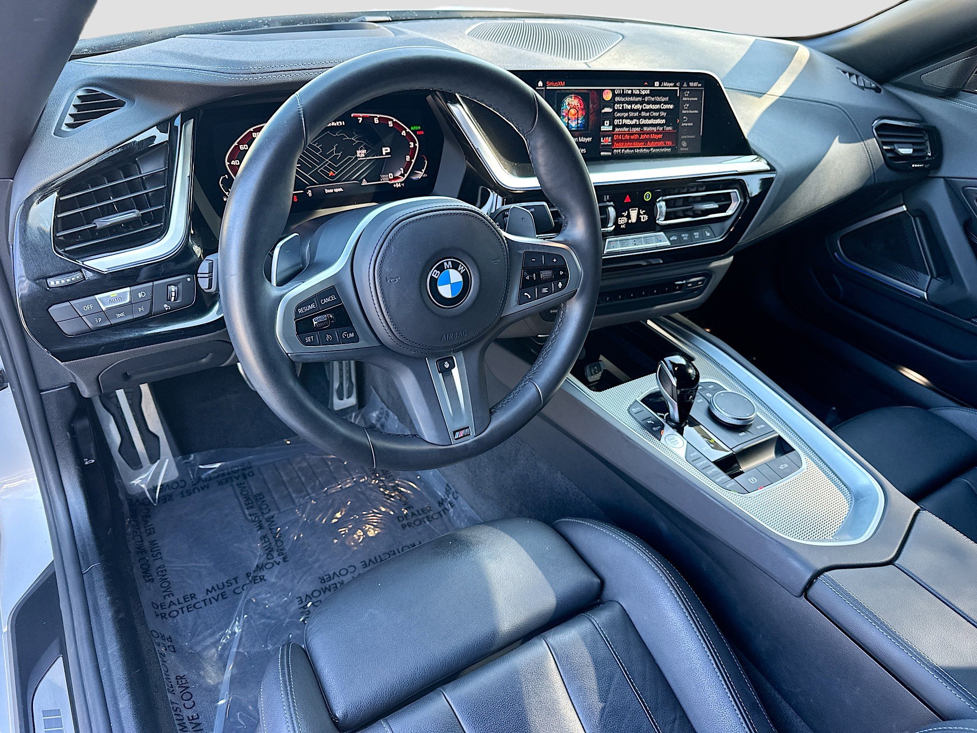 Used 2022 BMW Z4 M40i w/ Premium Package image 9