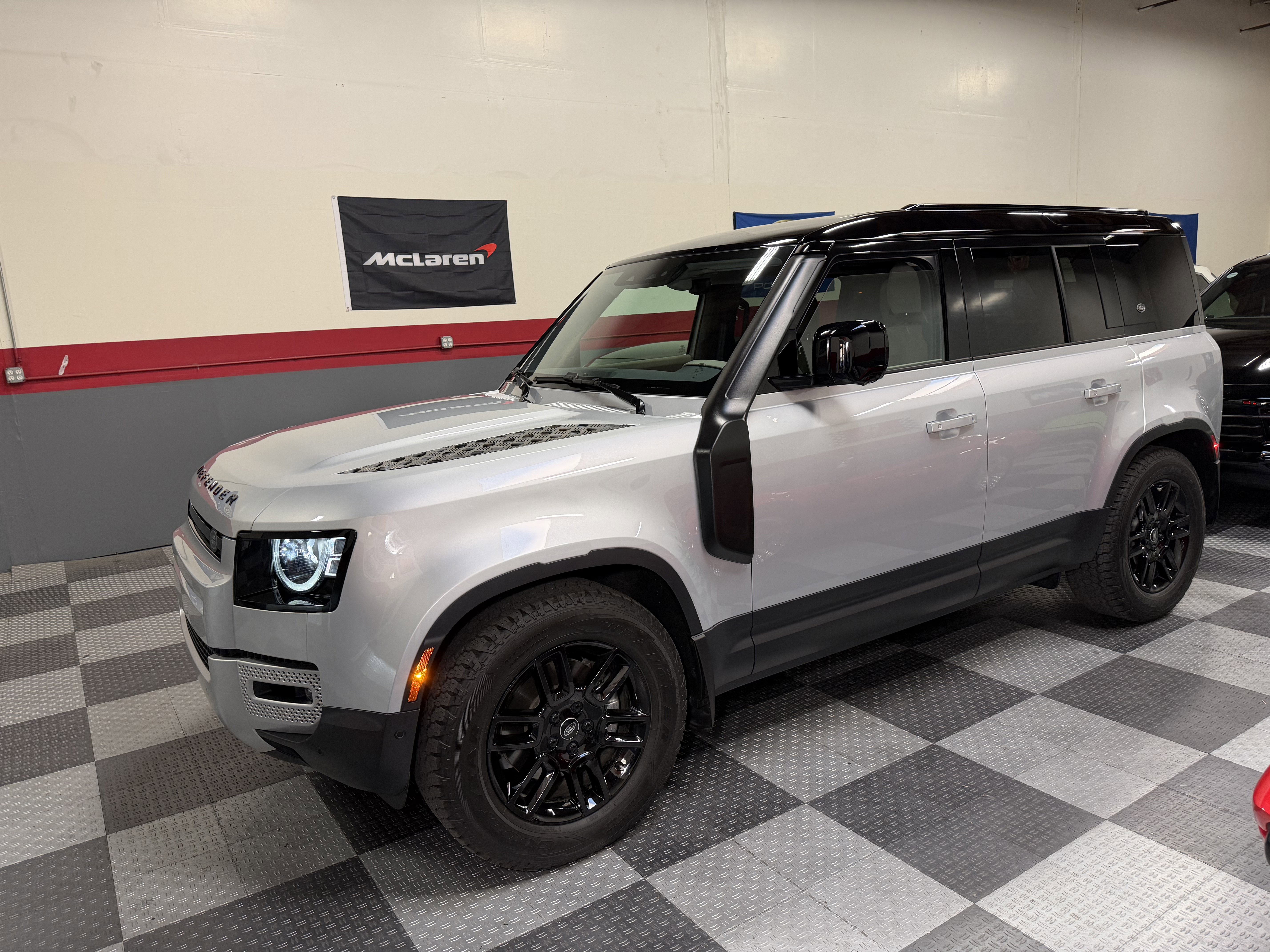 Used 2023 Land Rover Defender 110 S image 23