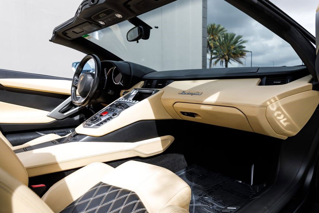 Used 2014 Lamborghini Aventador LP 700-4 AWD/4WD image 13
