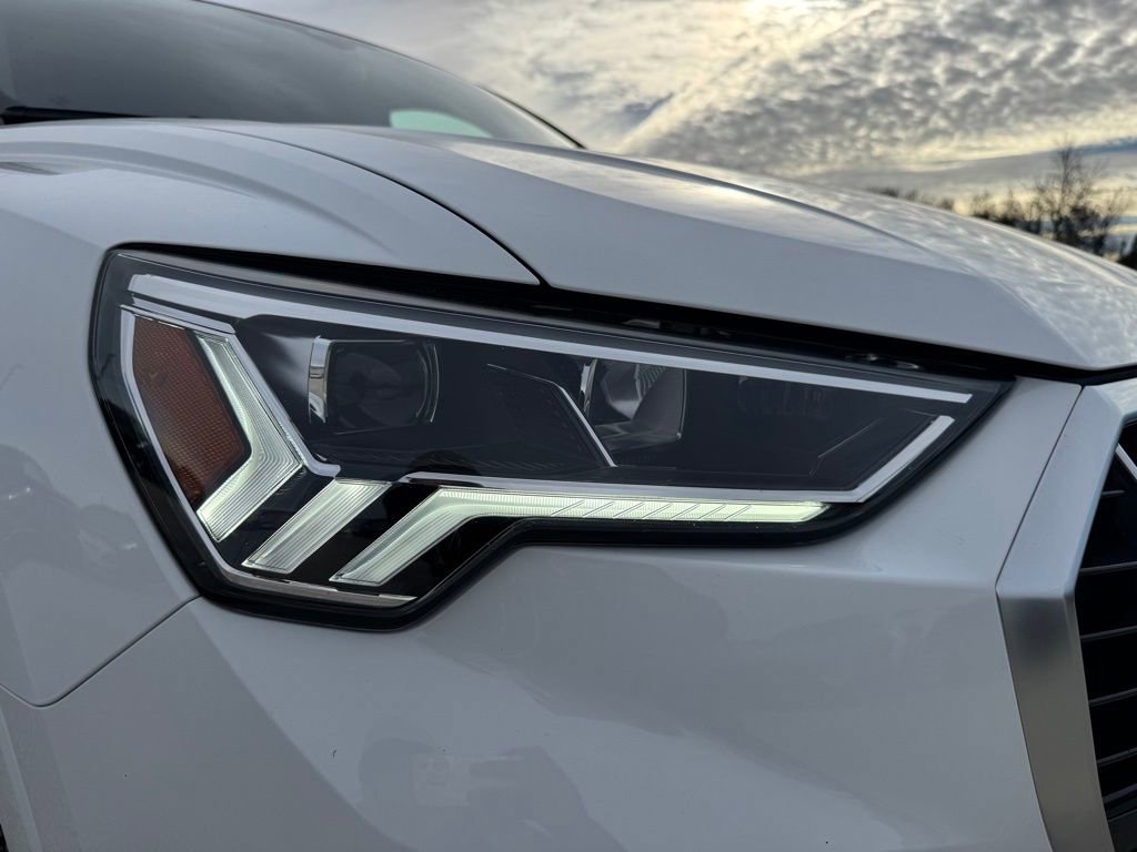 Used 2025 Audi Q3 2.0T Premium image 9