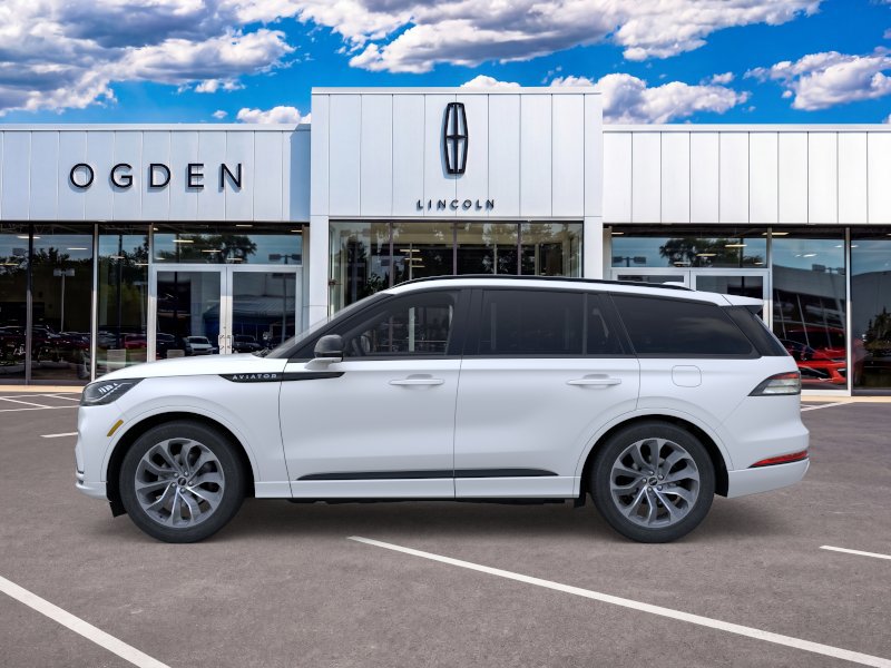 New 2026 Lincoln Aviator AWD w/ Jet Appearance Package image 3
