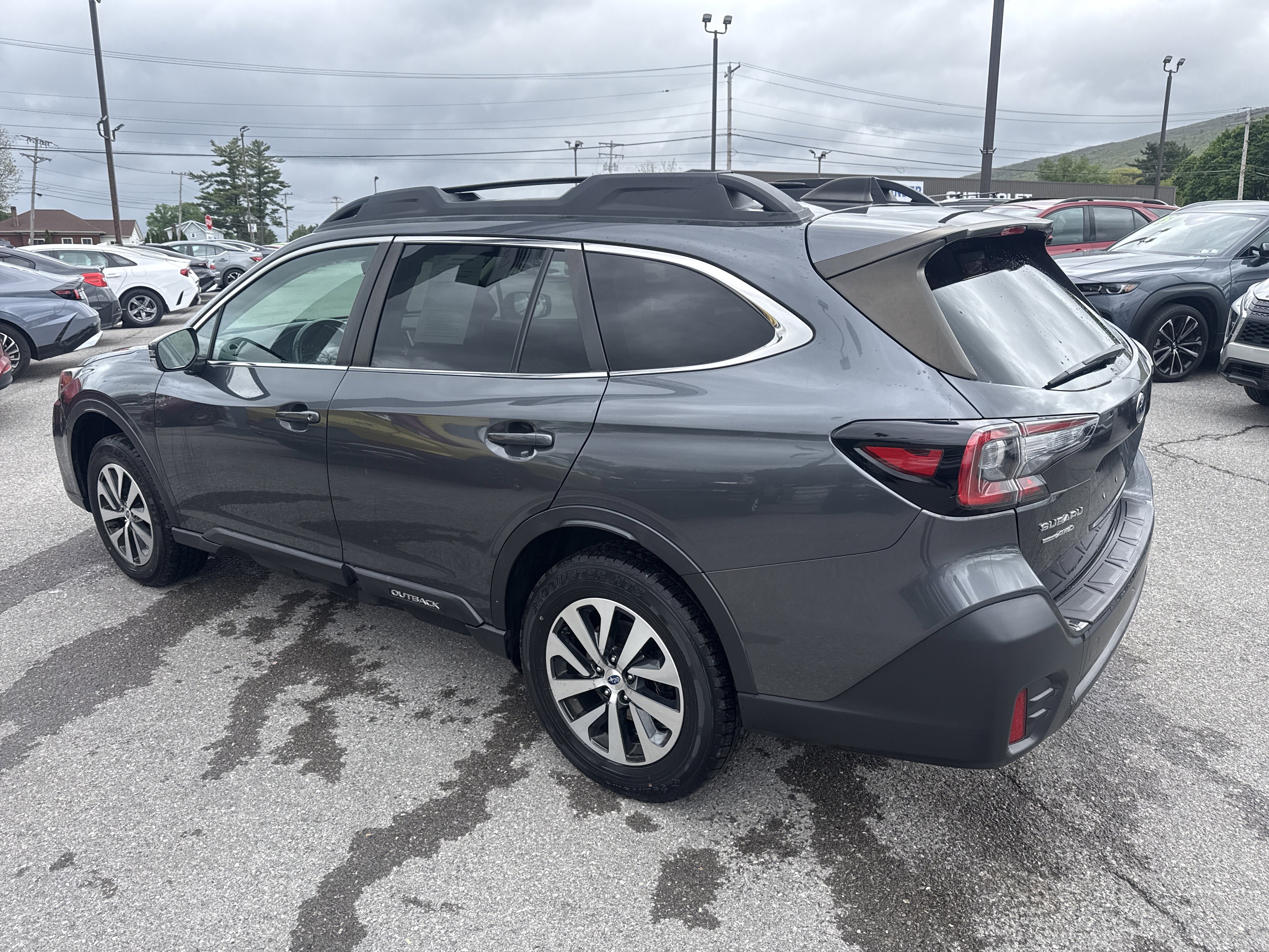 Used 2021 Subaru Outback Premium AWD/4WD image 6