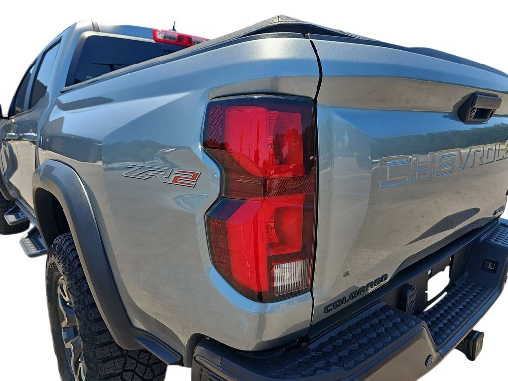 Used 2024 Chevrolet Colorado ZR2 w/ ZR2 Convenience Package III AWD/4WD image 35