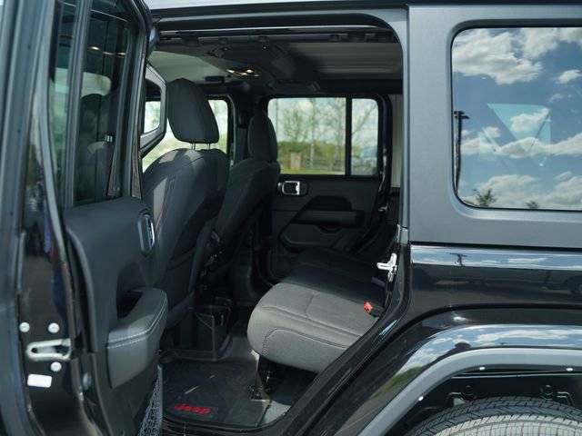 Used 2022 Jeep Wrangler Unlimited Sahara w/ Dual Top Group image 15