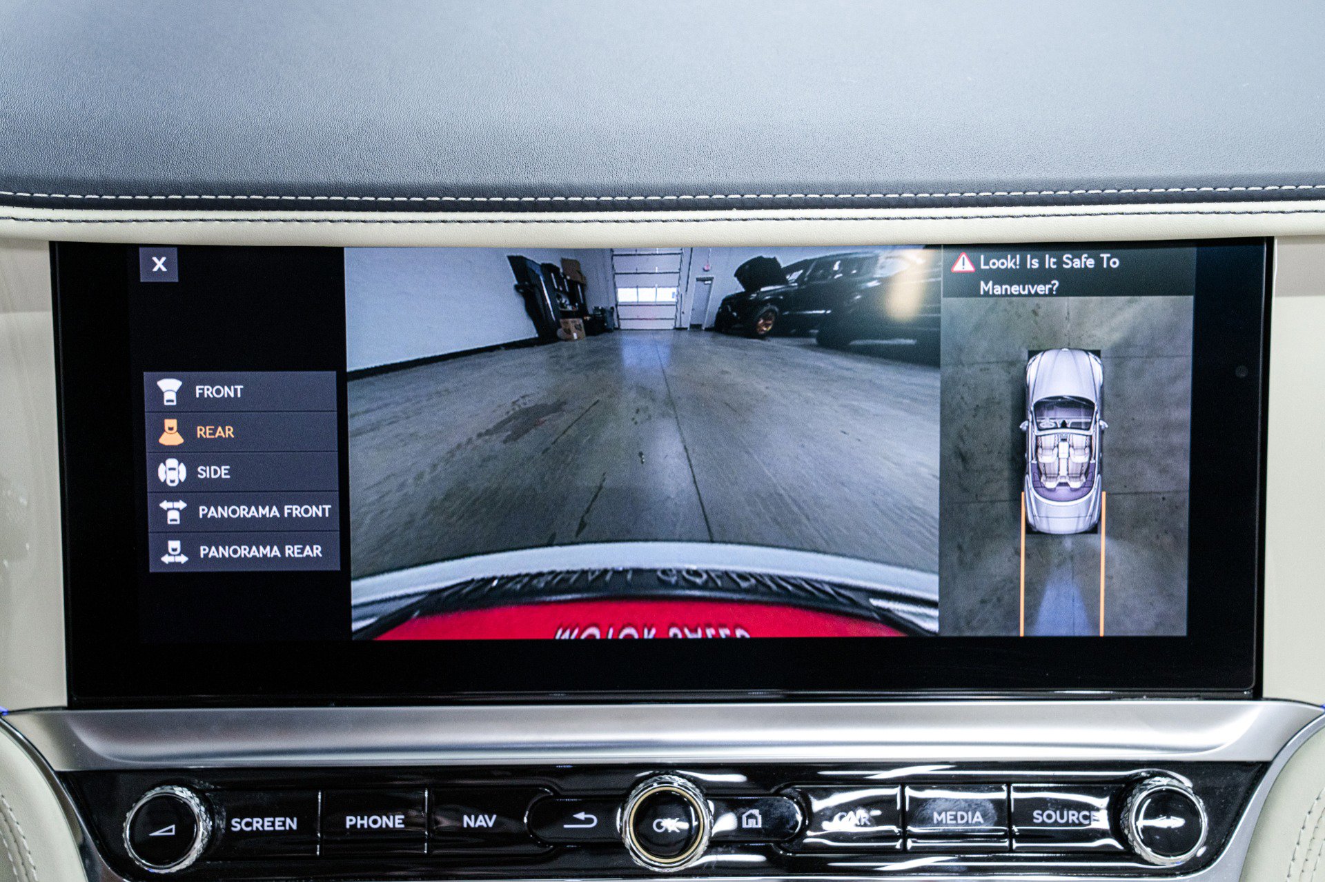 Used 2023 Bentley Continental GT Azure image 28