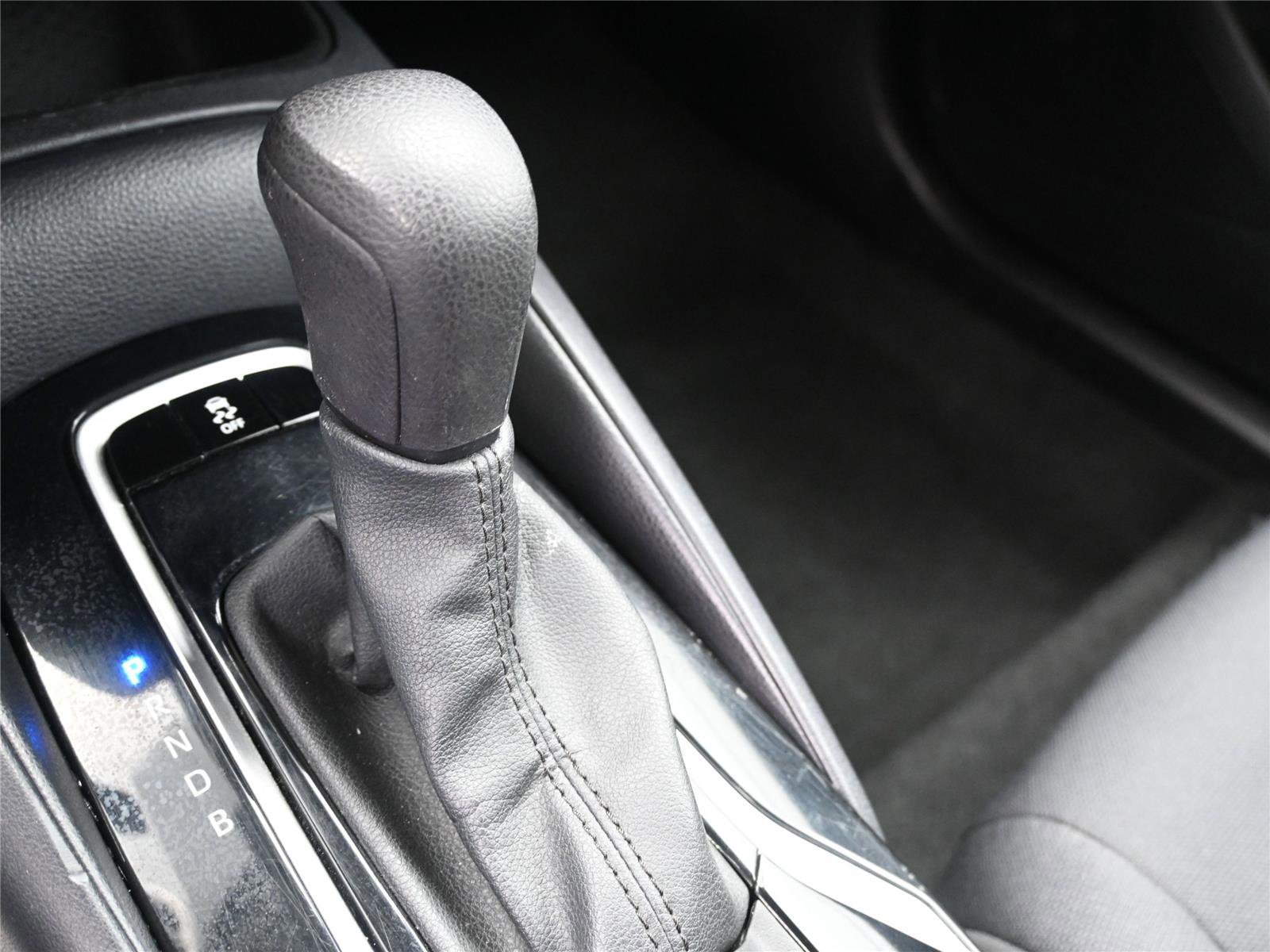 Used 2022 Toyota Corolla LE image 5