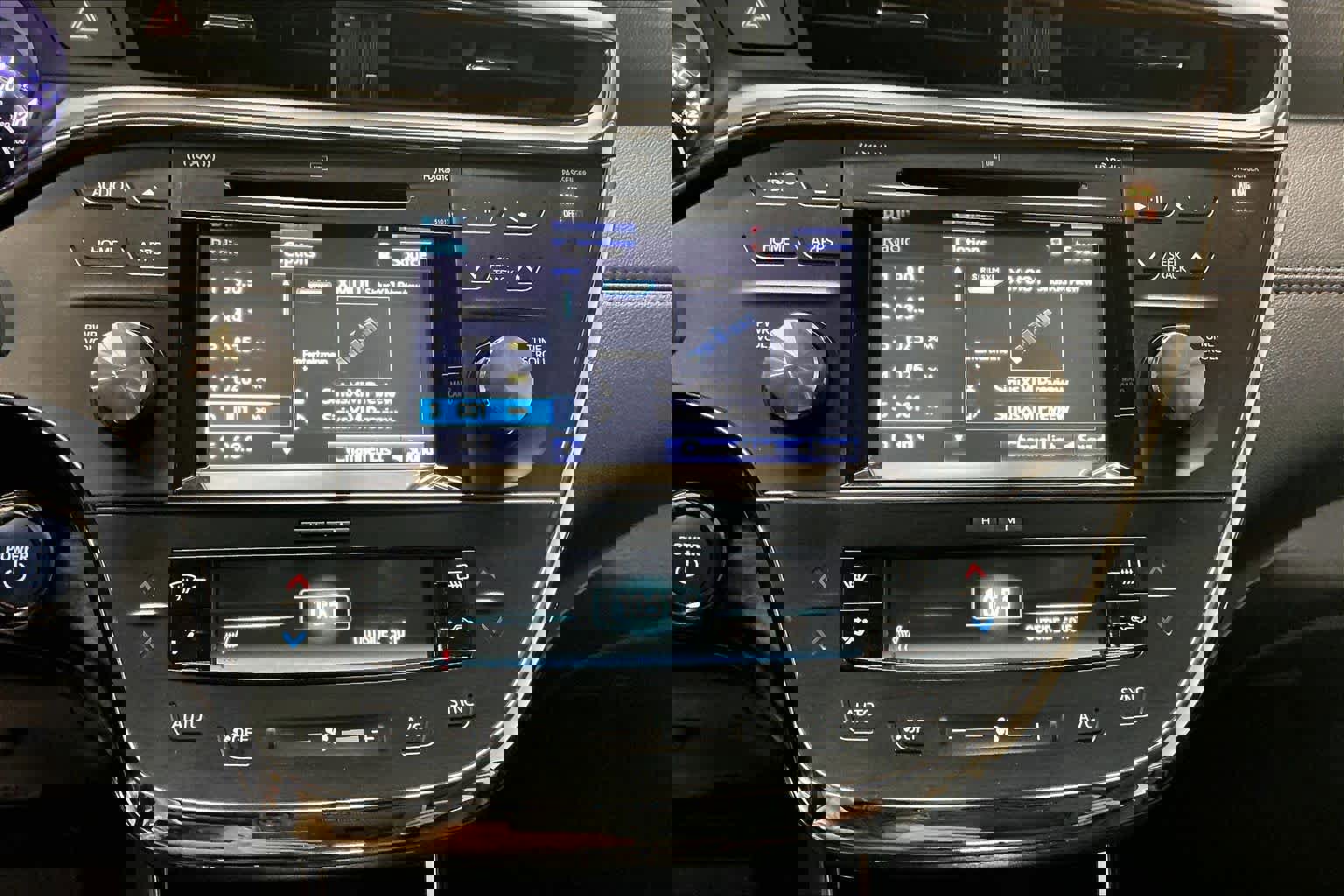 Used 2016 Toyota Avalon Limited w/ Toyota Safety Sense Package image 38