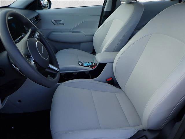 Used 2024 Hyundai Kona SE image 11