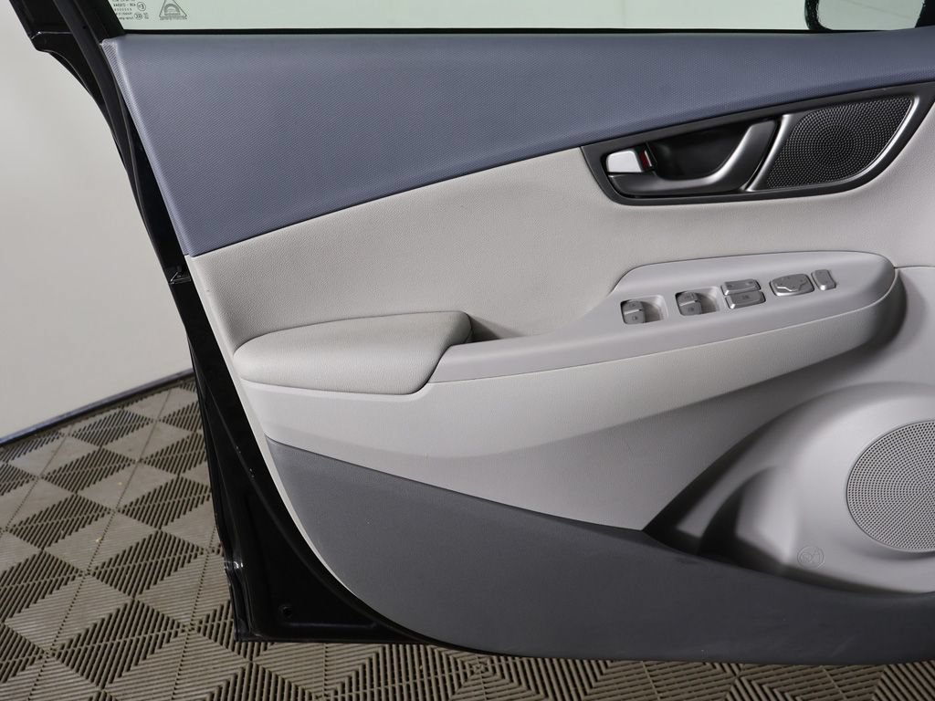 Certified 2021 Hyundai Kona Limited FWD image 19