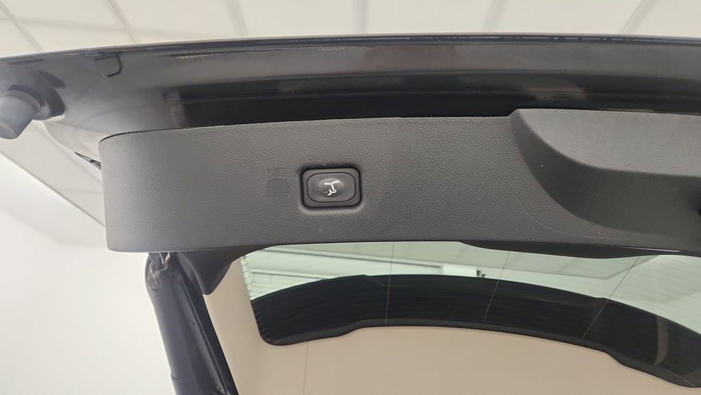 Used 2022 Lincoln Nautilus Reserve w/ Luxury Package image 24