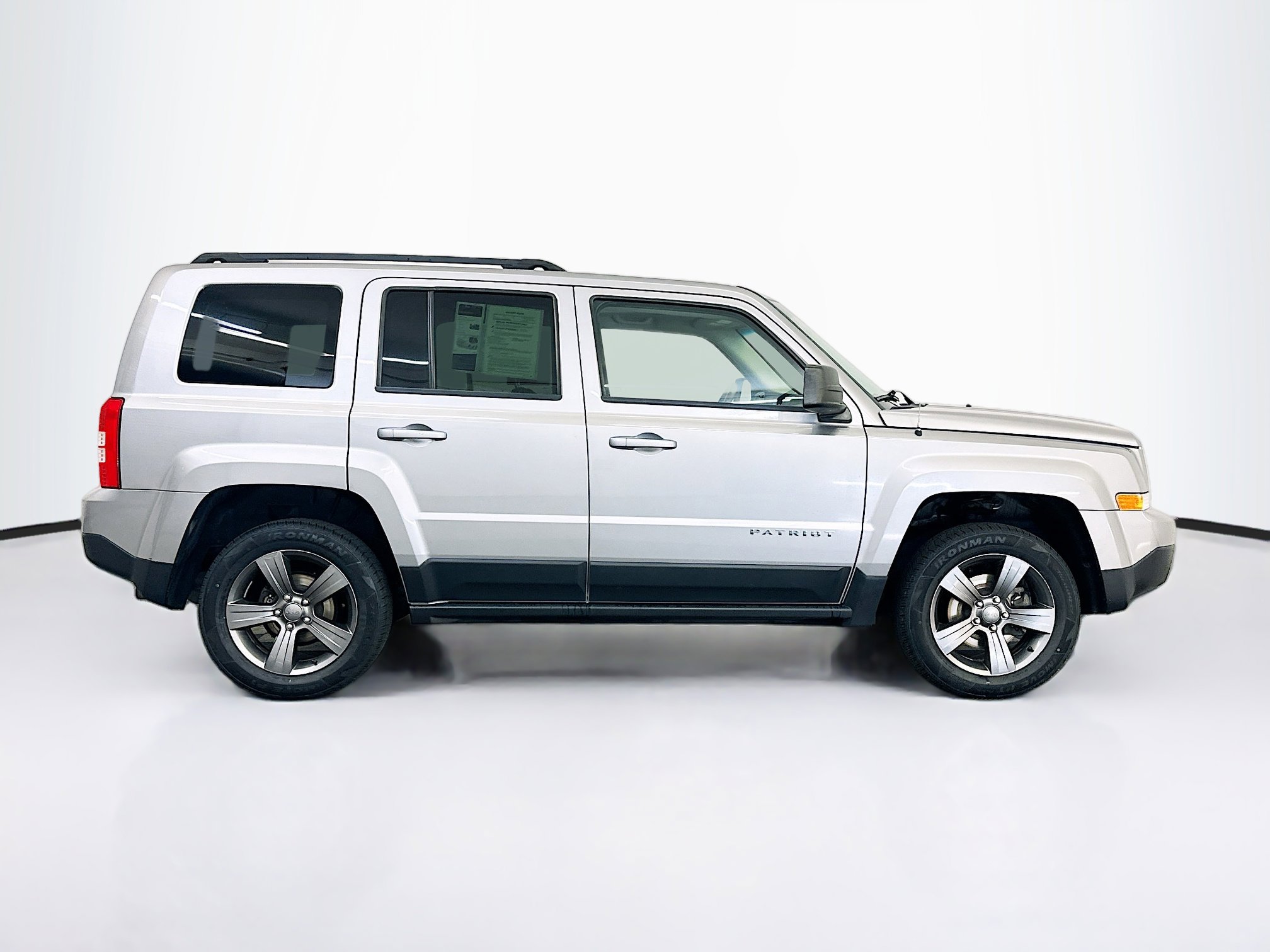 Used 2015 Jeep Patriot High Altitude AWD/4WD image 10