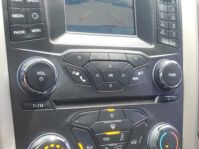 Used 2015 Ford Fusion SE w/ Equipment Group 202A FWD image 18