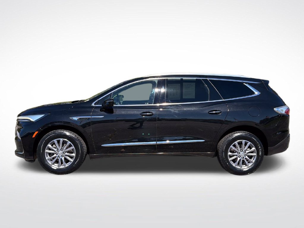 Used 2023 Buick Enclave Essence AWD/4WD image 2