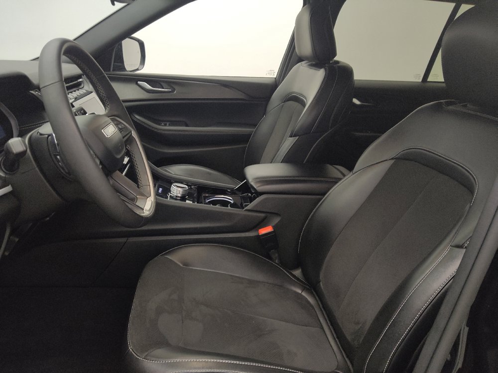 Used 2023 Jeep Grand Cherokee Altitude AWD/4WD image 17