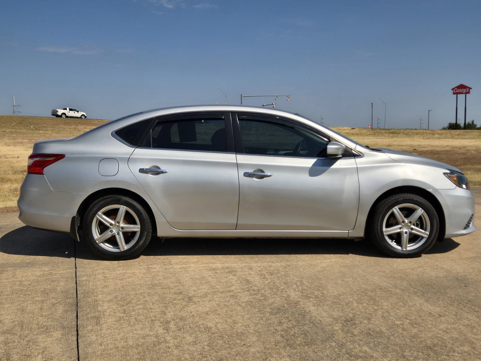 Used 2019 Nissan Sentra S FWD image 7