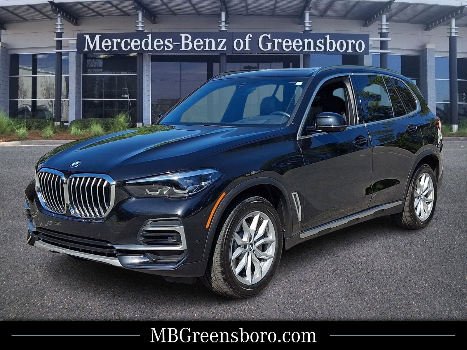 Used 2022 BMW X5 xDrive40i w/ Premium Package AWD/4WD image 1
