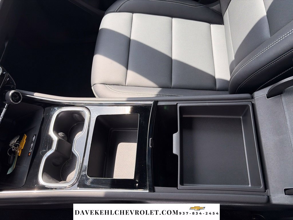 Used 2026 Chevrolet Traverse LT w/ Midnight/Sport Edition AWD/4WD image 17