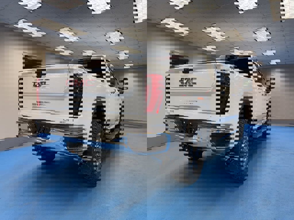 Used 2025 GMC Sierra 2500 SLT w/ SLT Premium Package image 2