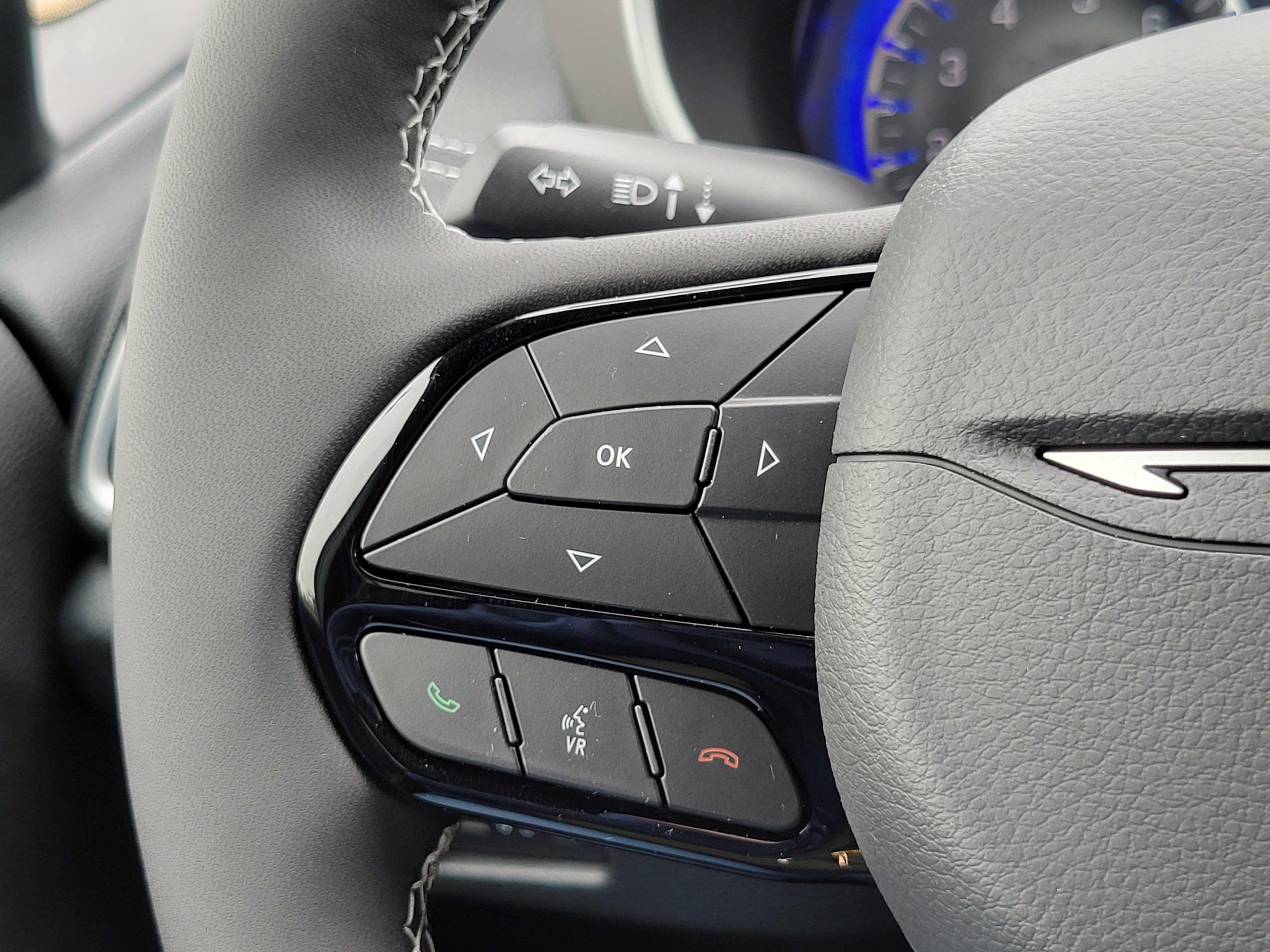 New 2027 Chrysler Pacifica Limited FWD image 12