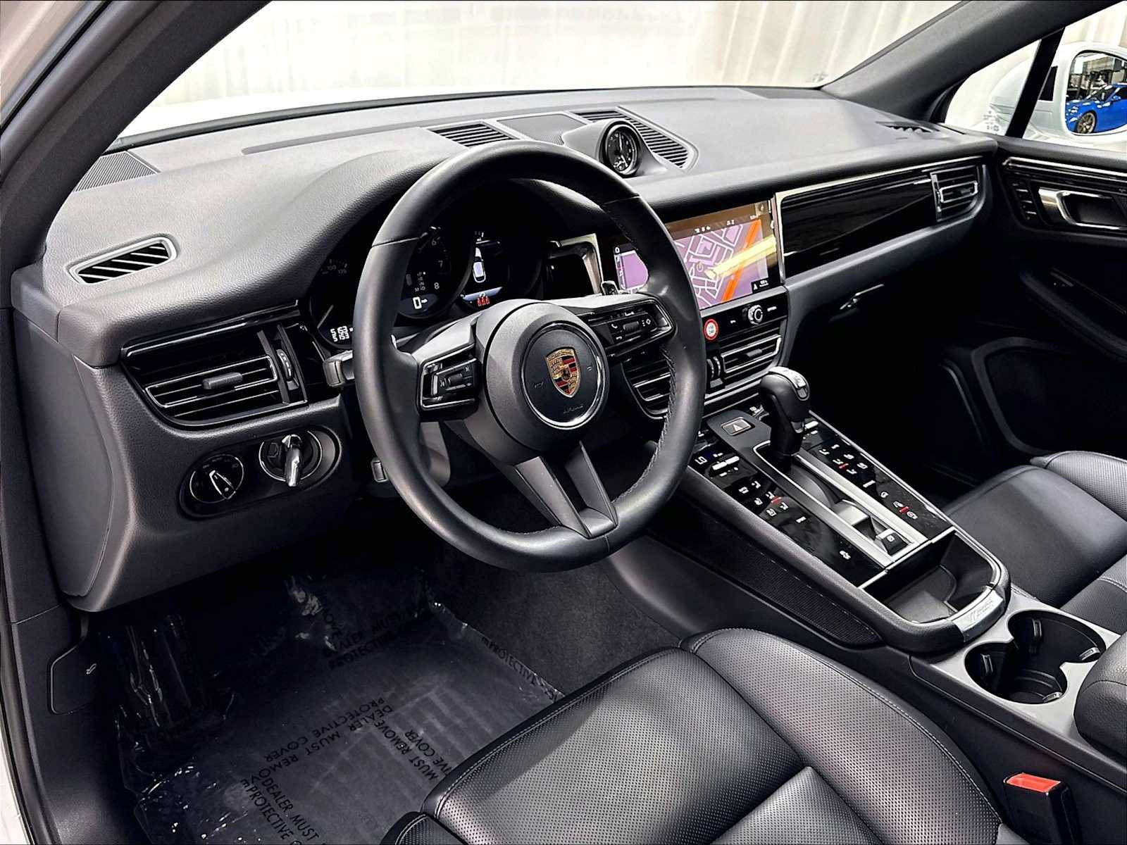 Used 2026 Porsche Macan AWD/4WD image 6