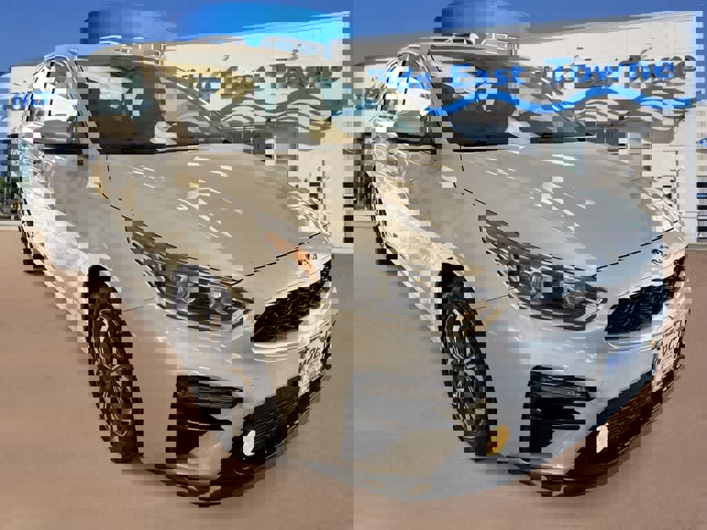 Used 2020 Kia Forte LXS image 2