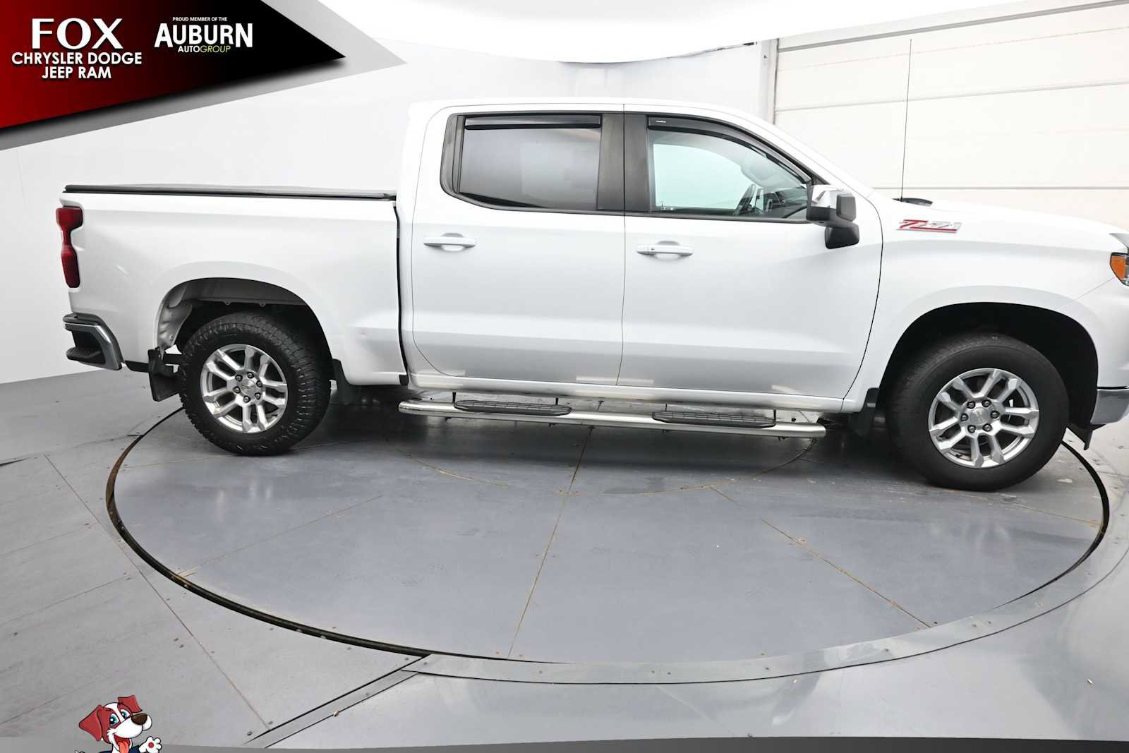Used 2023 Chevrolet Silverado 1500 LT w/ Z71 Off-Road Package AWD/4WD image 18