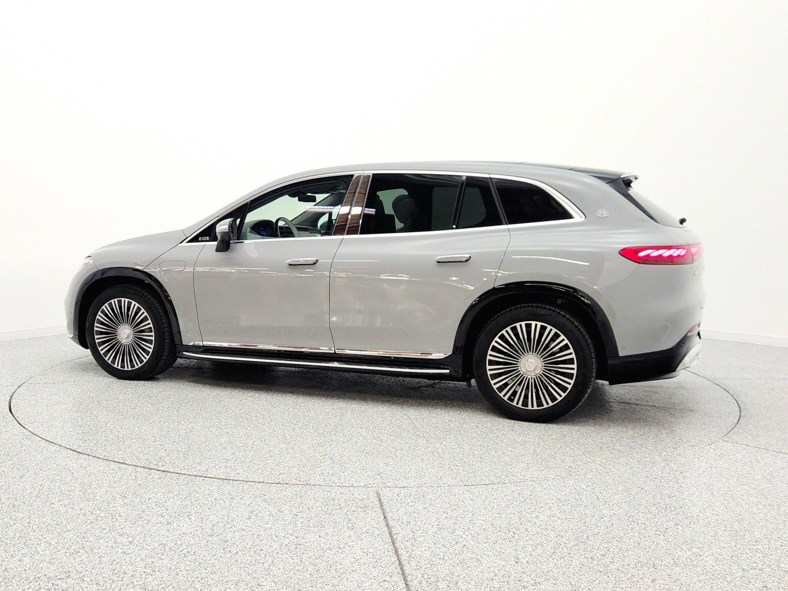 Certified 2024 Mercedes-Benz Maybach EQS 680 4MATIC image 8