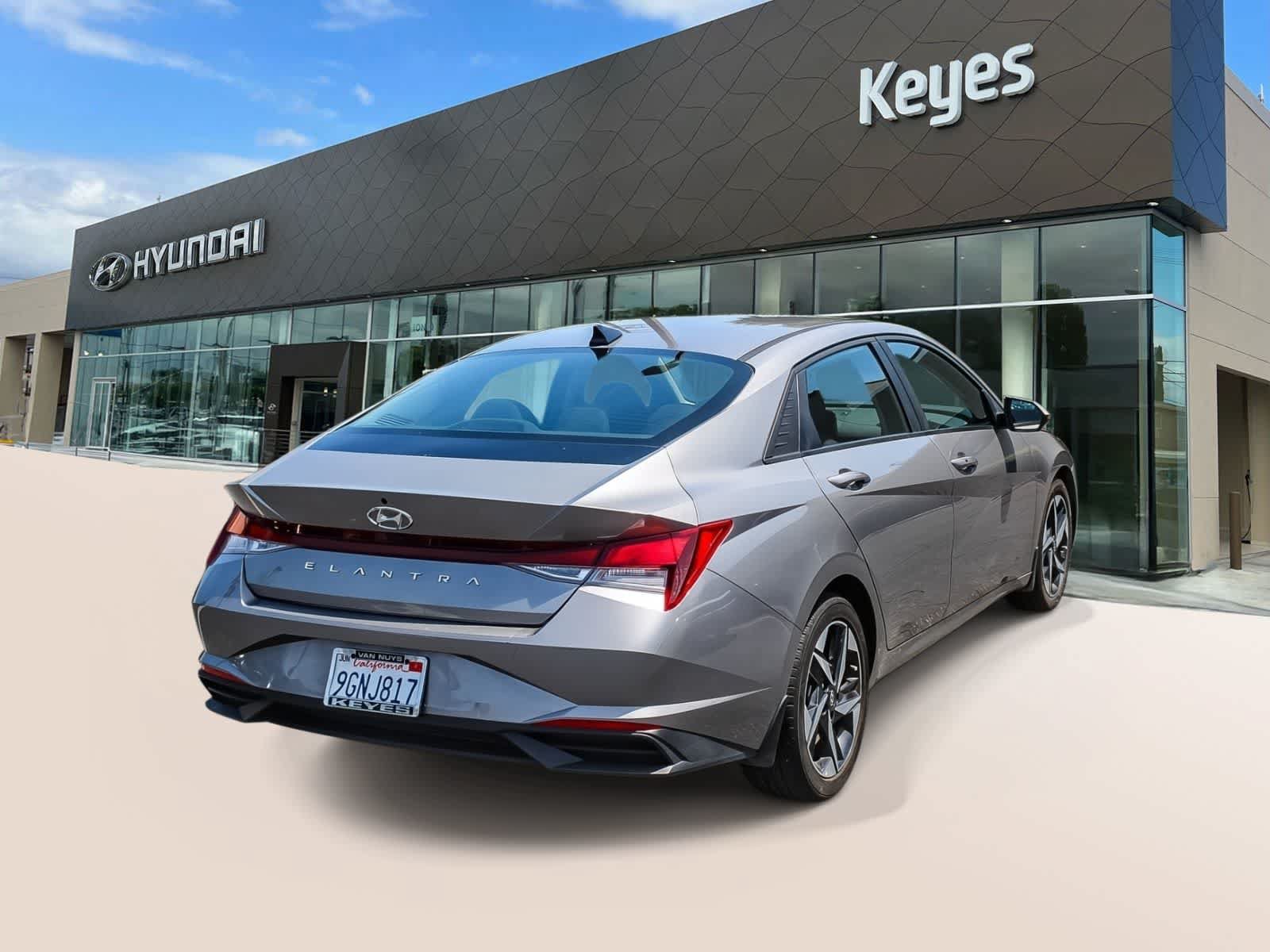 Certified 2023 Hyundai Elantra SEL w/ Convenience Package FWD image 4
