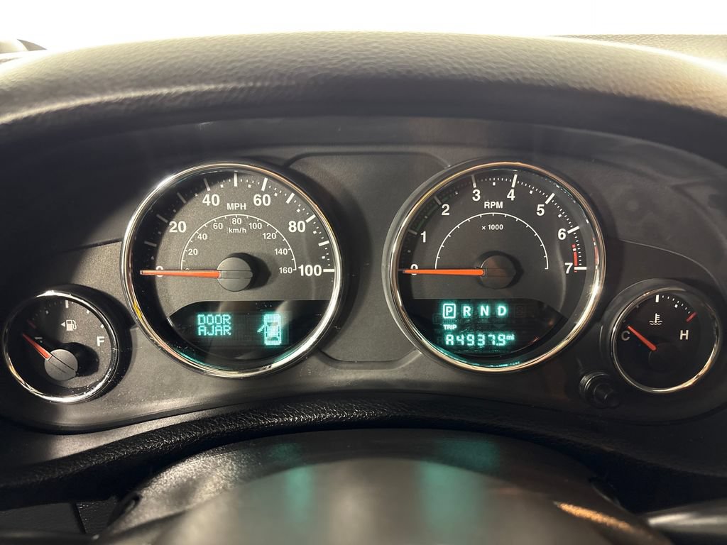 Used 2017 Jeep Wrangler Unlimited Sahara w/ Connectivity Group AWD/4WD image 21