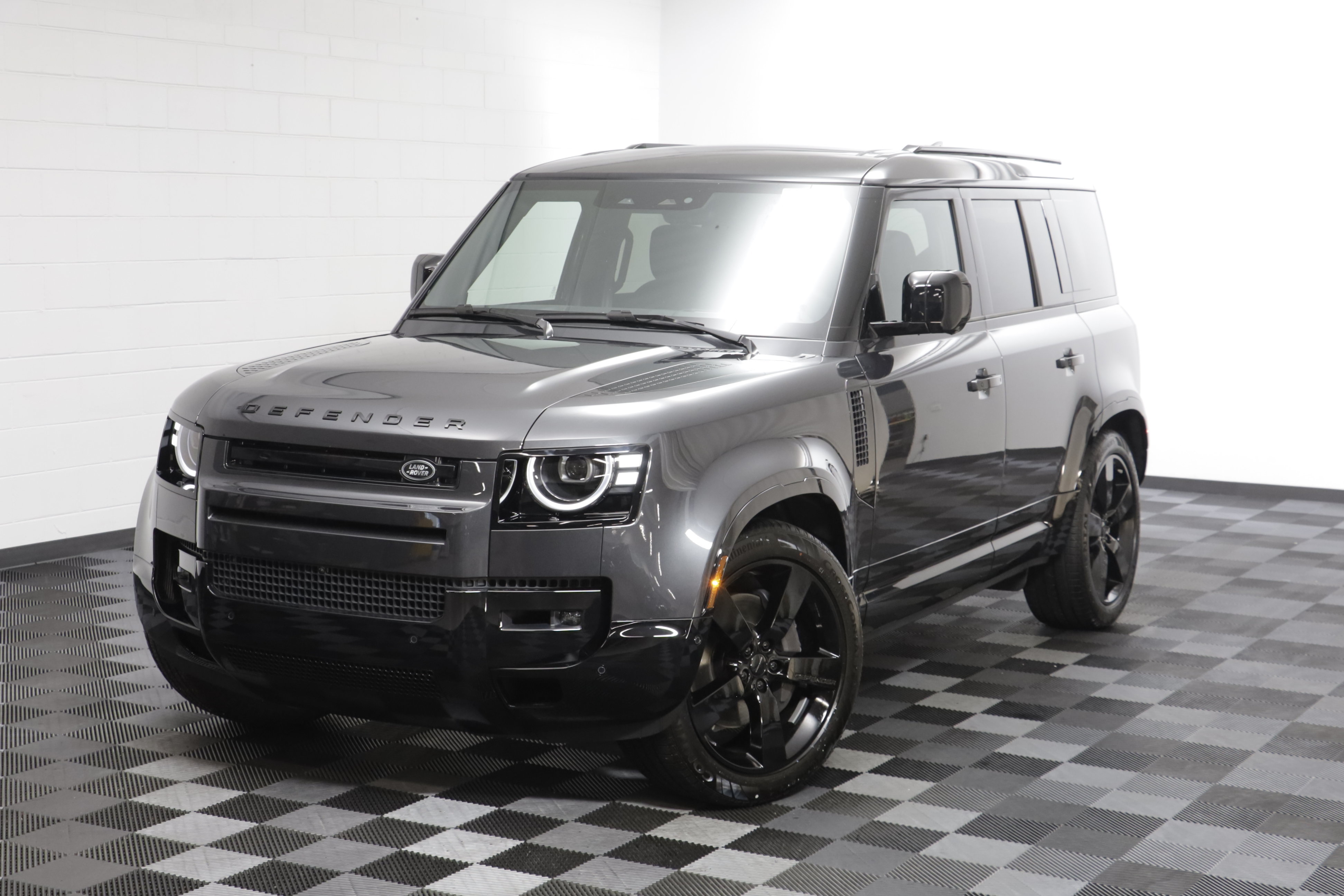 New 2026 Land Rover Defender 110 X-Dynamic SE AWD/4WD image 1