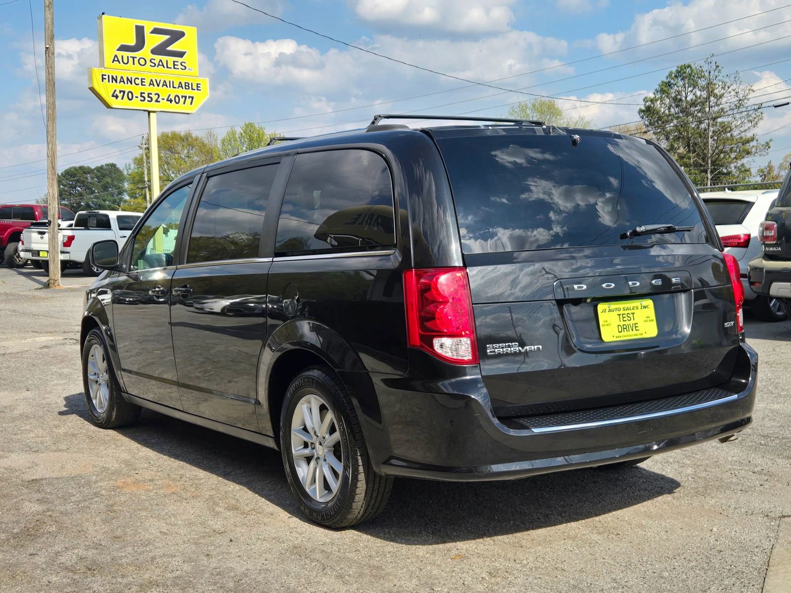 Used 2019 Dodge Grand Caravan SXT image 4