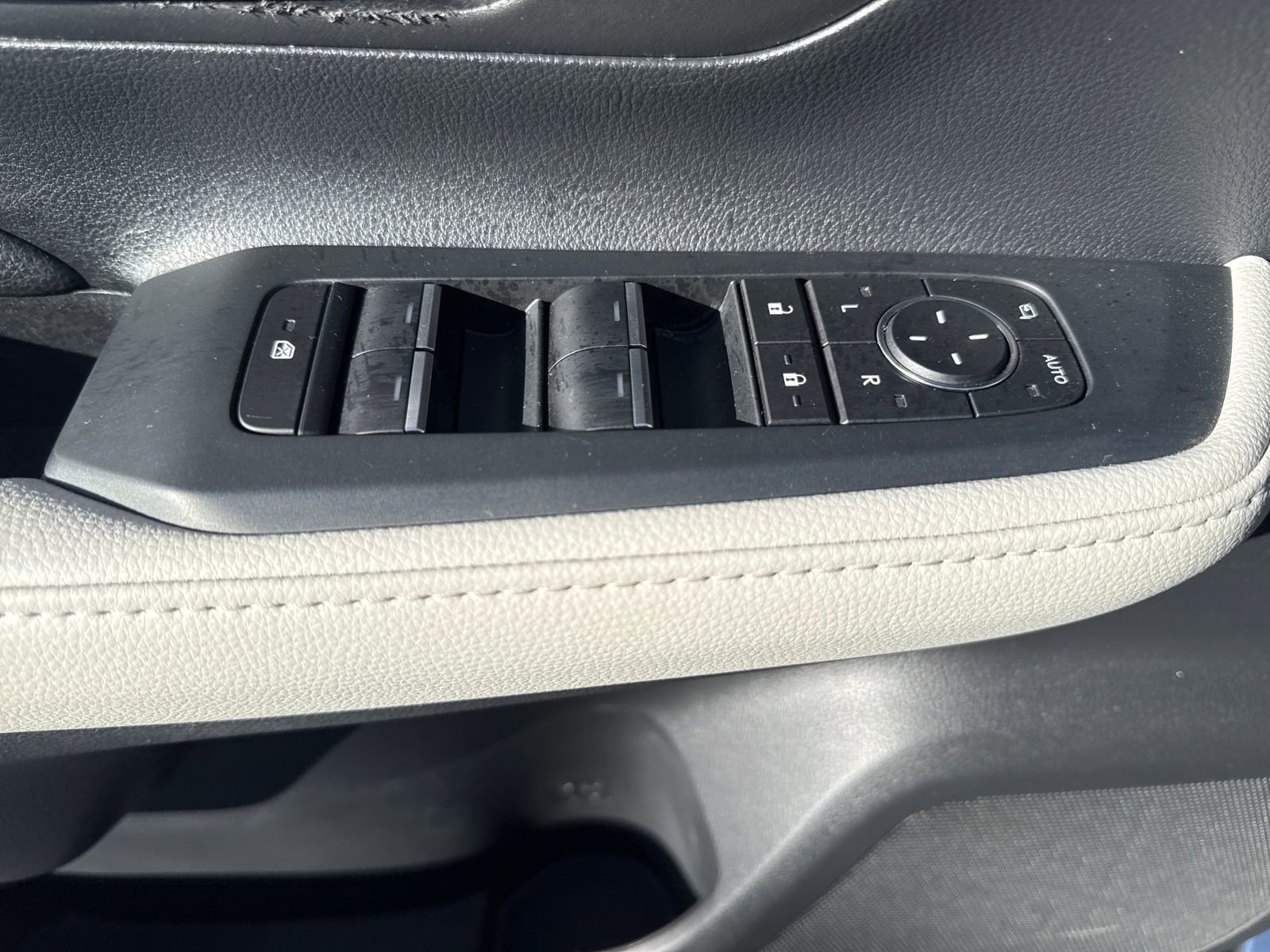 Used 2024 Toyota Grand Highlander Limited image 11