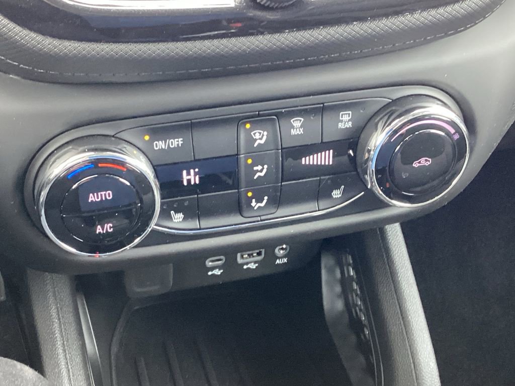 Used 2023 Chevrolet TrailBlazer LT w/ Convenience Package image 35