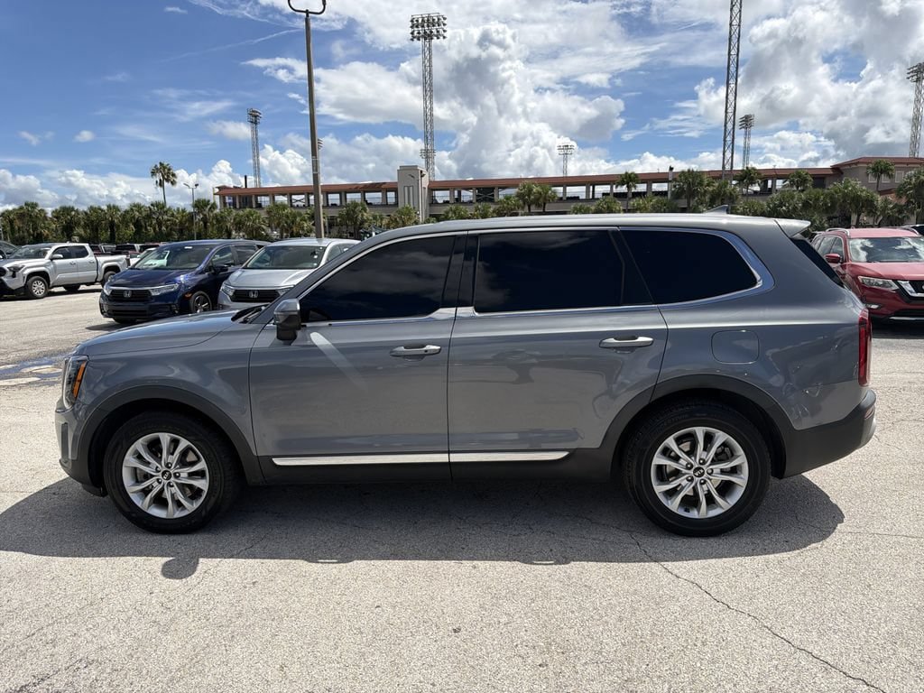 Used 2020 Kia Telluride LX FWD image 7