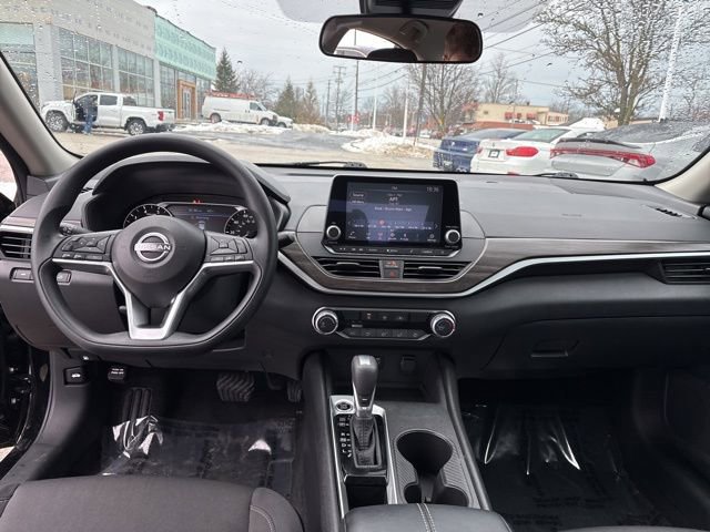 Used 2025 Nissan Altima 2.5 SV image 29