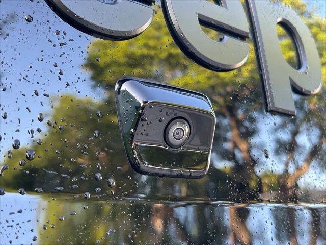 Certified 2025 Jeep Gladiator Sport AWD/4WD image 32