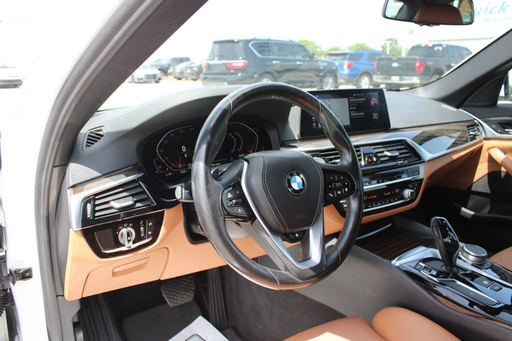 Used 2020 BMW 530i xDrive w/ Premium Package AWD/4WD image 2