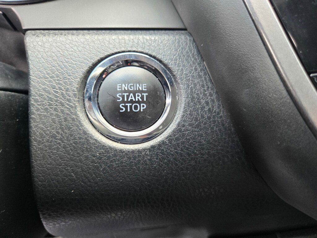 Used 2018 Toyota Camry XLE FWD image 18