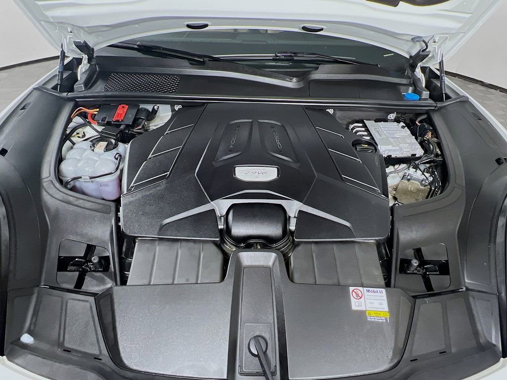 Used 2023 Porsche Cayenne S image 32